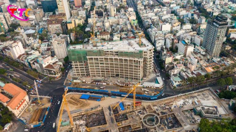 Tái cấu trúc thị trường - Từ cao cấp sang tầm trung + an sinh